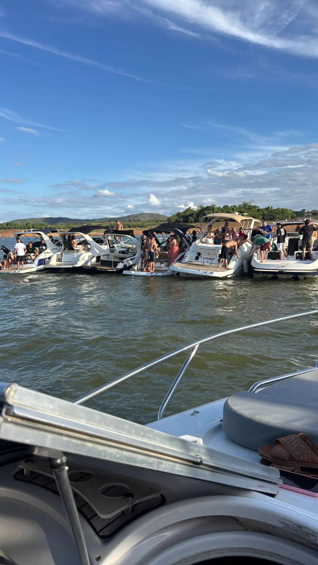 Clientes da Jet Caldas aproveitando o passeio no Lago Corumbá em Caldas Novas